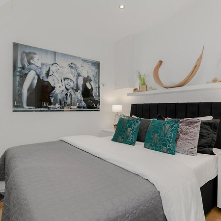 Cool Covent Garden Theatre Design Hub For Families Friends Couples Apartment London Ngoại thất bức ảnh