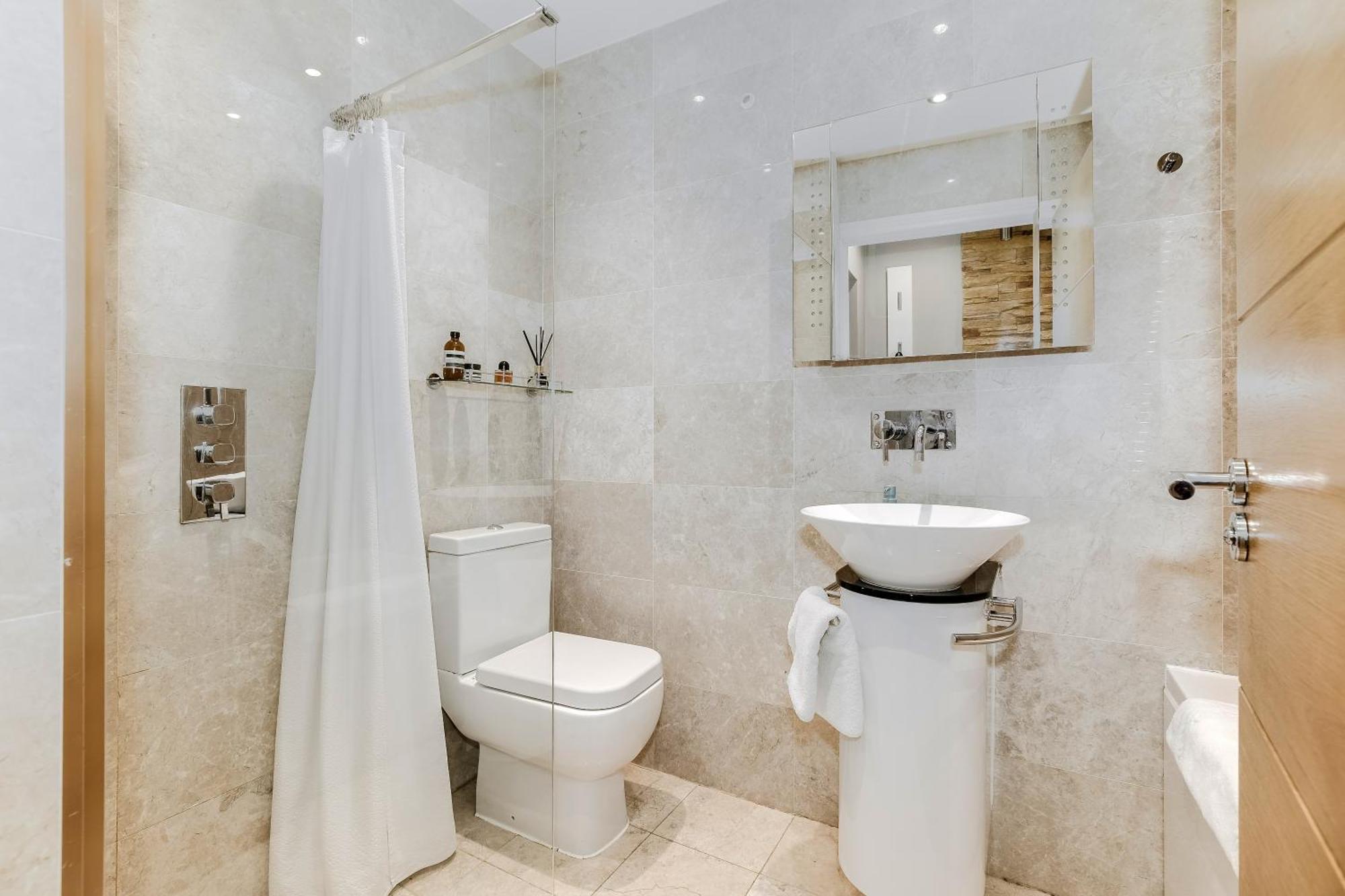 Cool Covent Garden Theatre Design Hub For Families Friends Couples Apartment London Ngoại thất bức ảnh