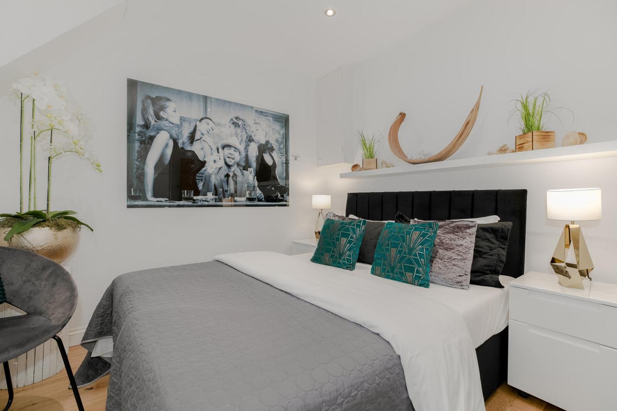 Cool Covent Garden Theatre Design Hub For Families Friends Couples Apartment London Ngoại thất bức ảnh